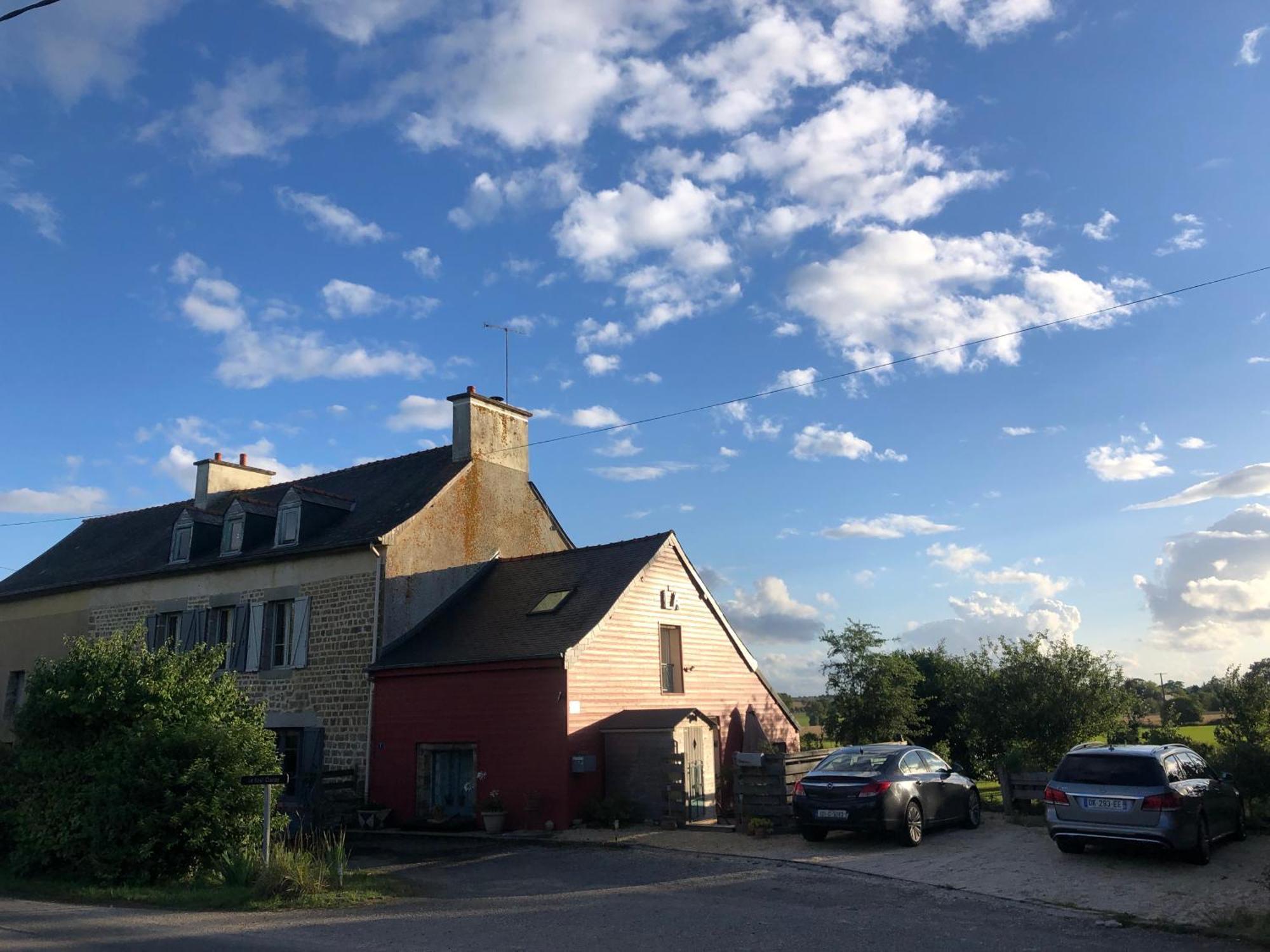 Gite La Maison La Saint-Aubin-d'Aubigne Zewnętrze zdjęcie